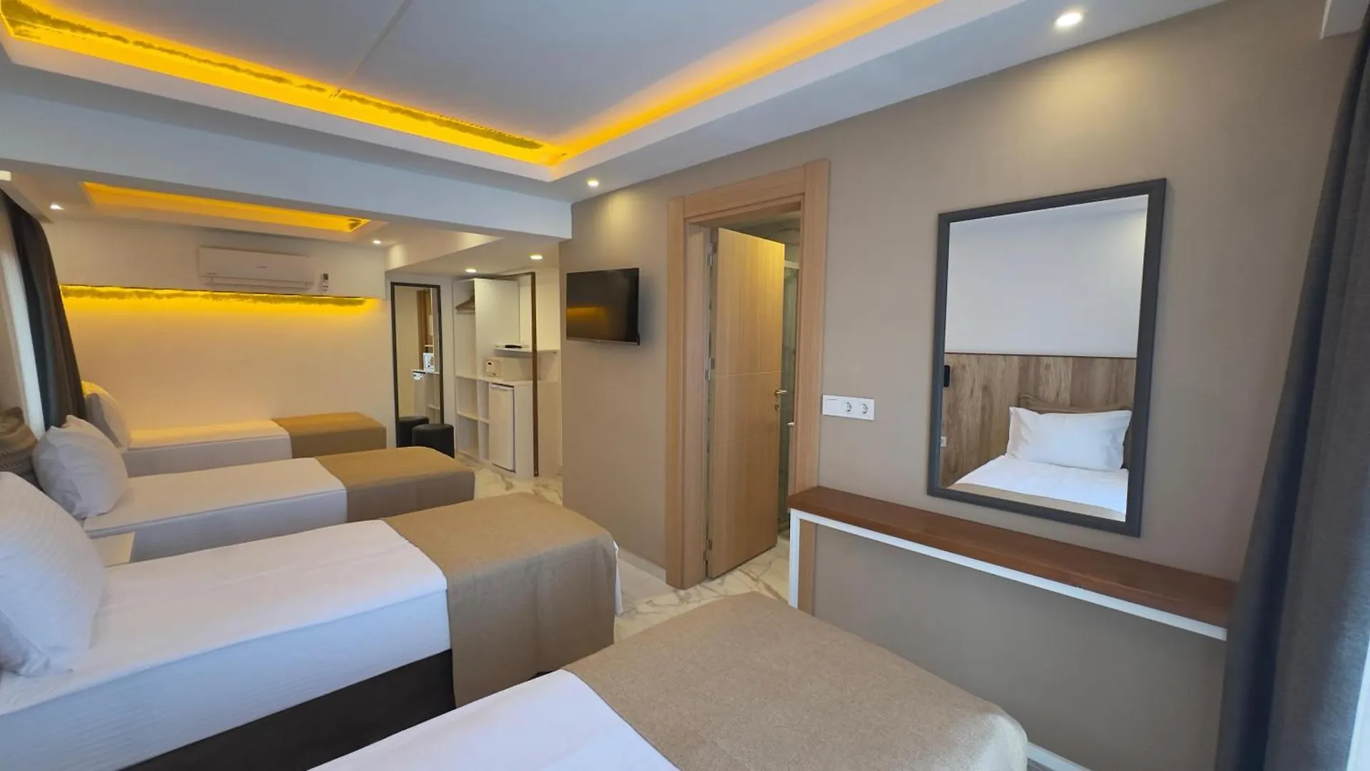 בודרום Loca Centre Hotel