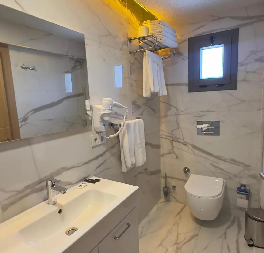 בודרום Loca Centre Hotel