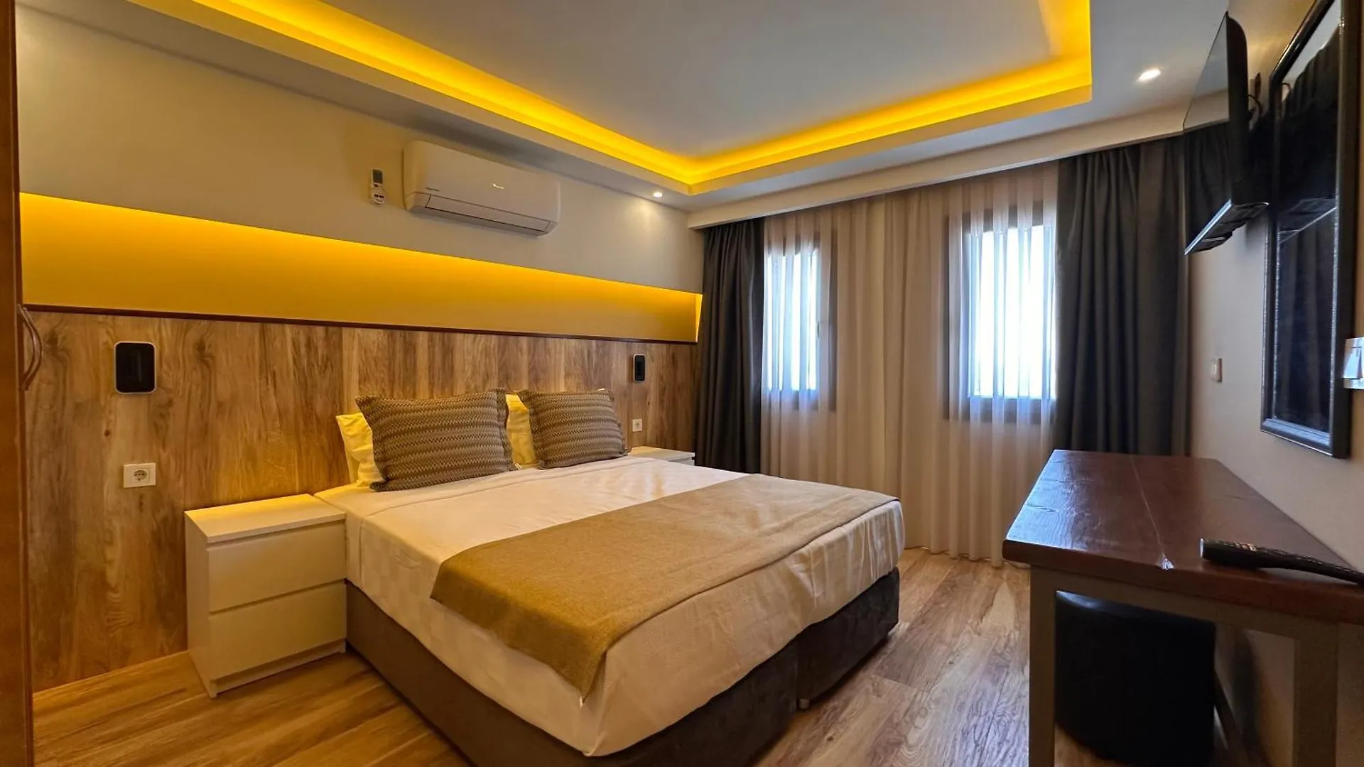 בודרום Loca Centre Hotel