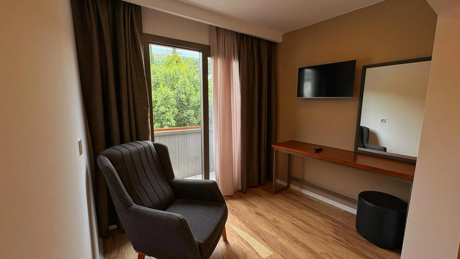 בודרום Loca Centre Hotel