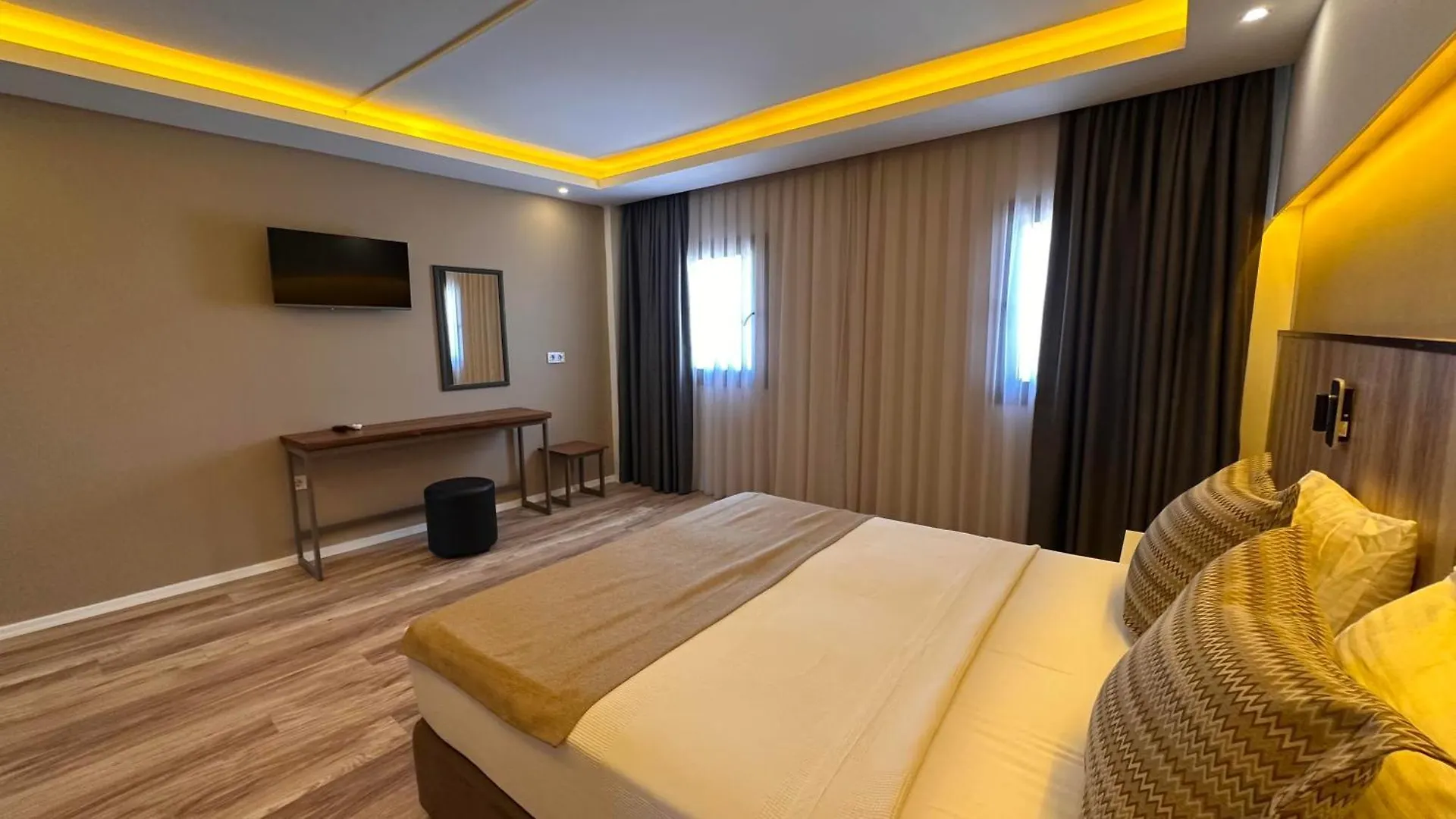 בודרום Loca Centre Hotel
