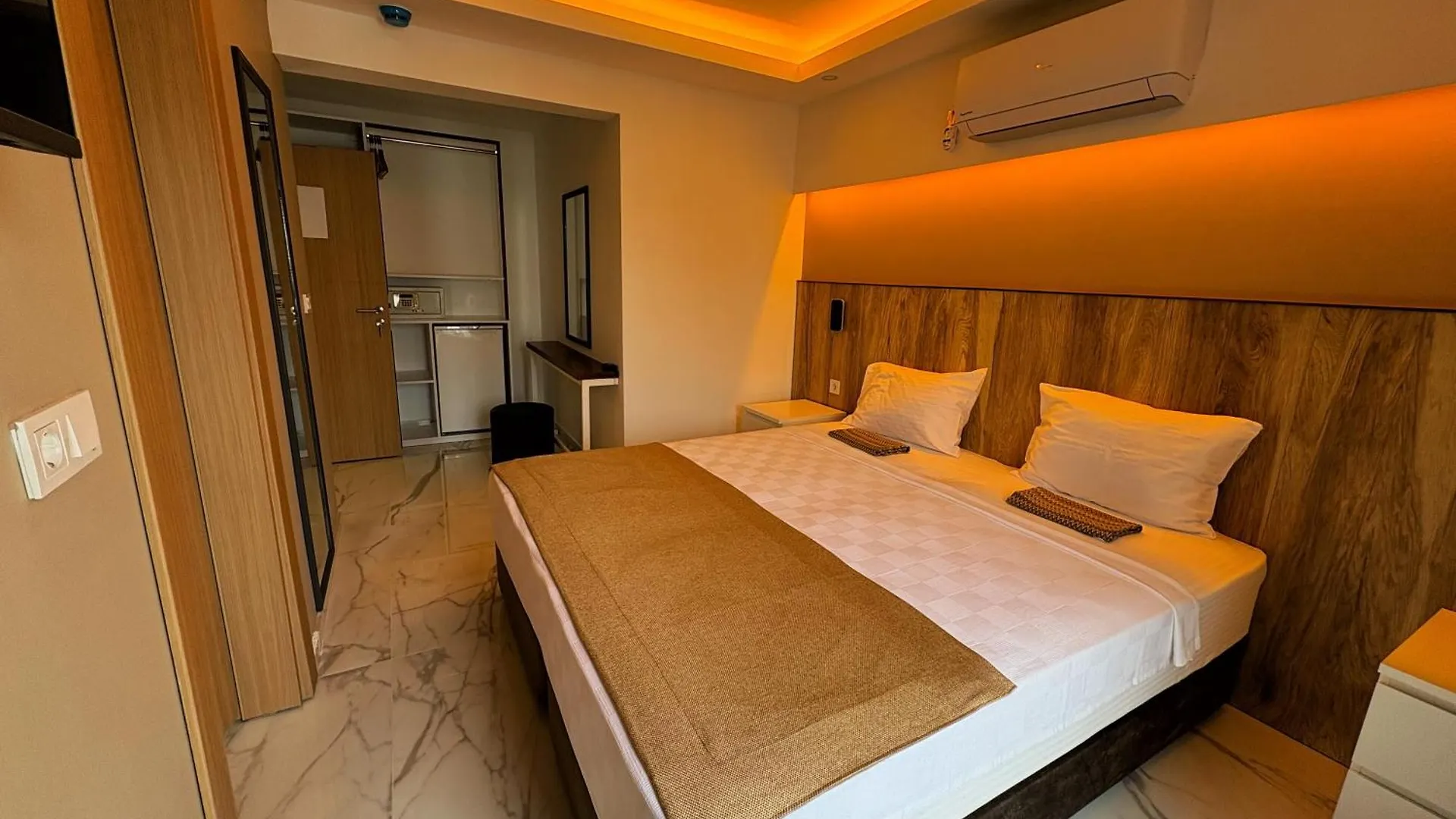 בודרום Loca Centre Hotel 0*,