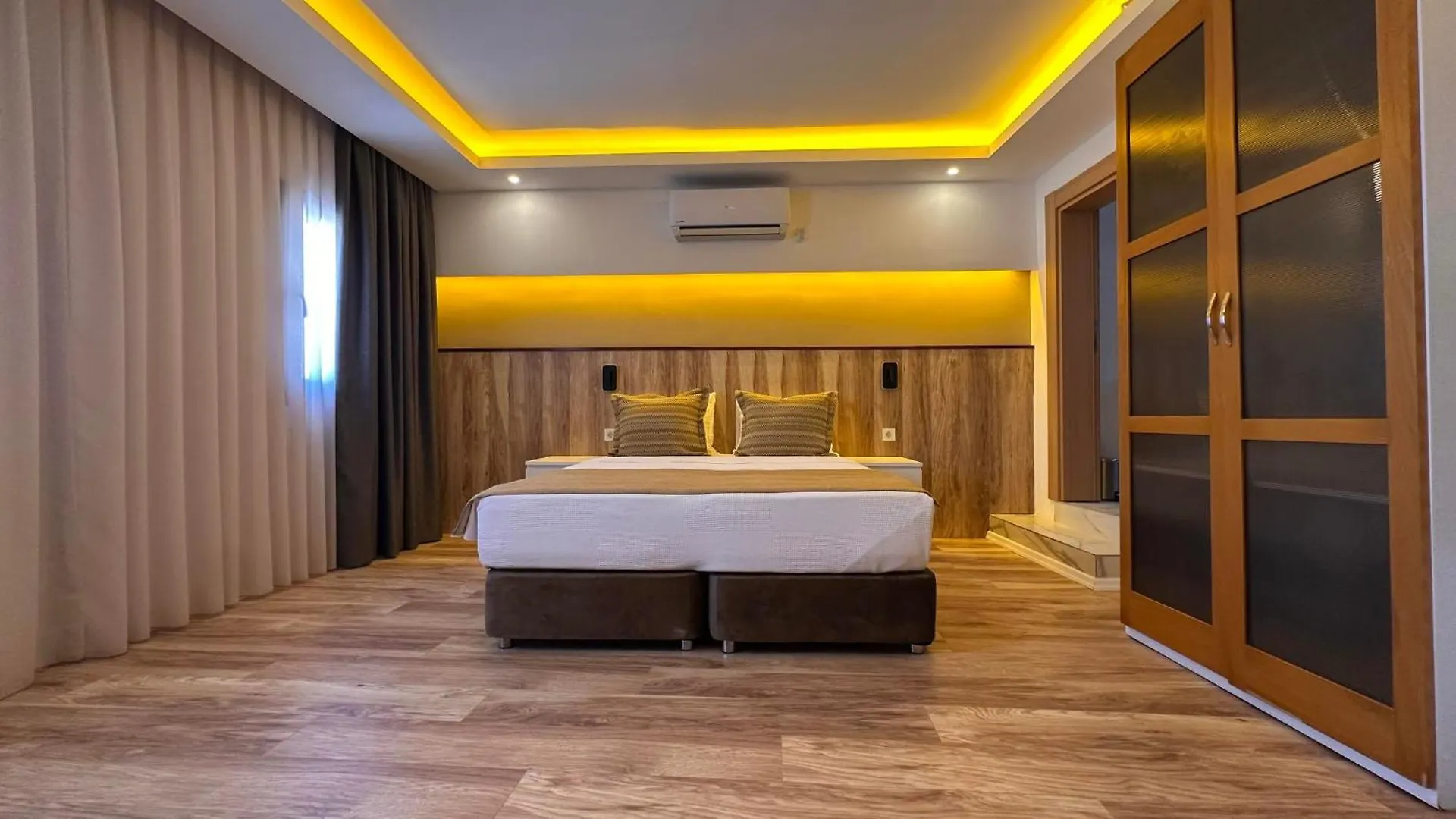 בודרום Loca Centre Hotel